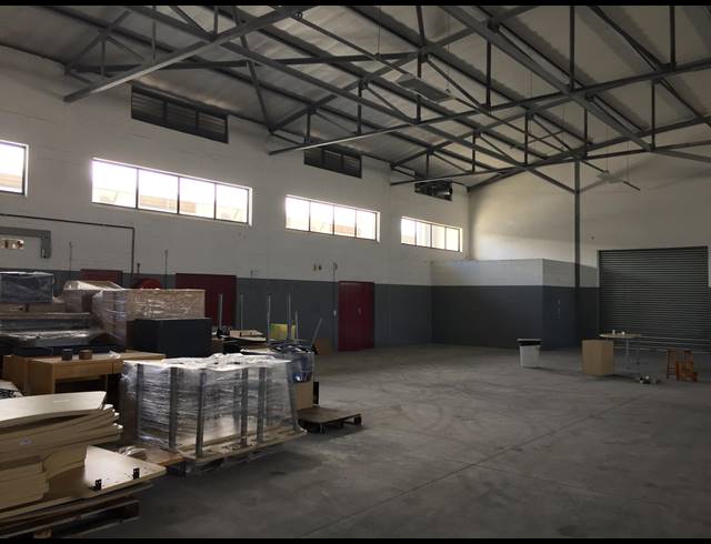 1,399M² WAREHOUSE RENTED IN CAPRICORN